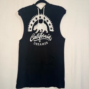 Black Sleeveless Hooded with California Dreamer Print